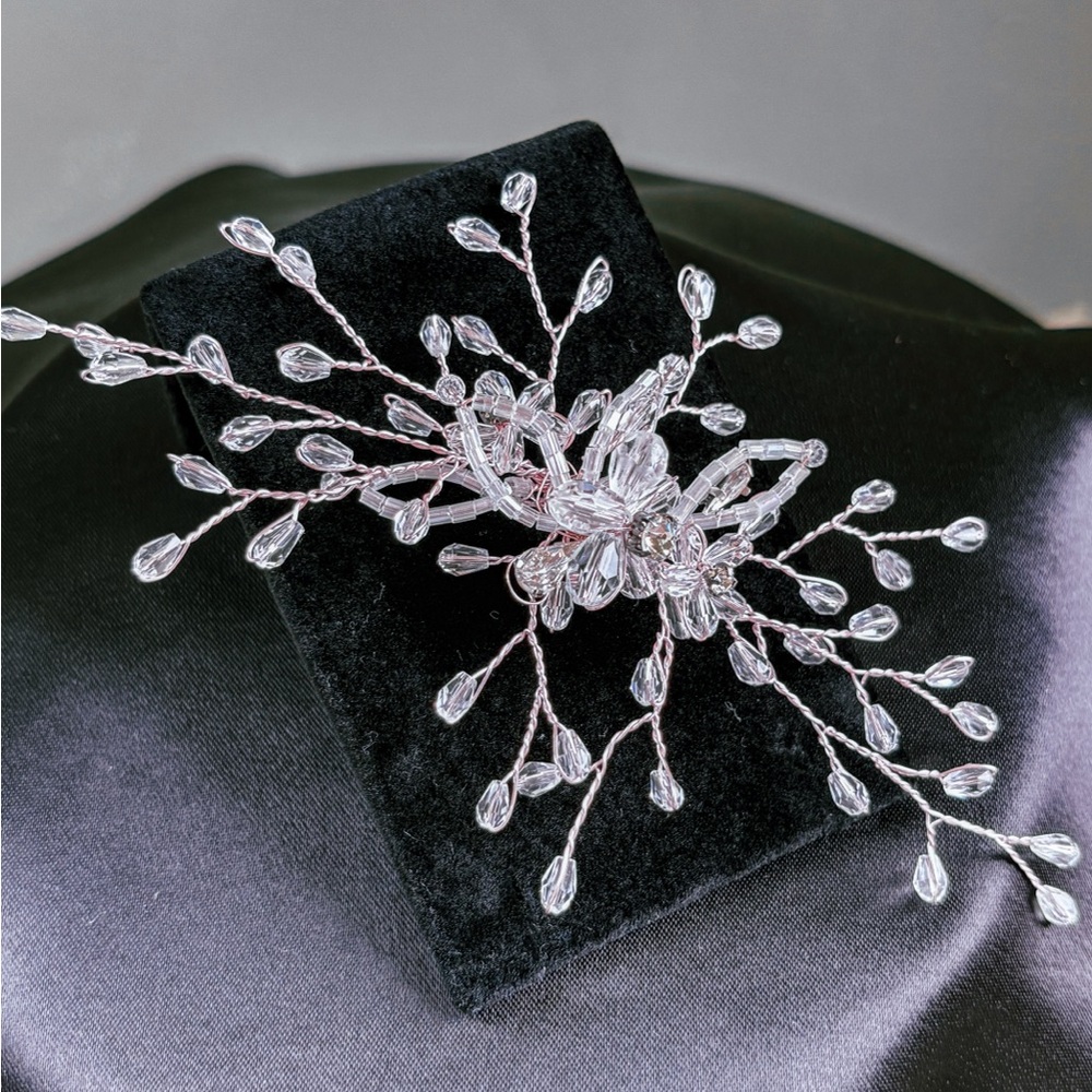 Elegant Crystal Hair Accessory